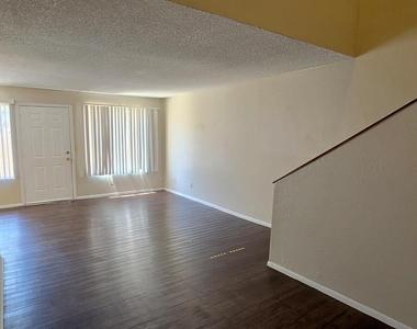 4466 W Palmaire Avenue - Photo Thumbnail 3
