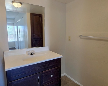 4466 W Palmaire Avenue - Photo Thumbnail 22