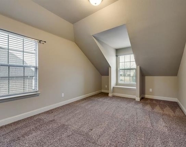 8408 La Fontaine Drive - Photo Thumbnail 12