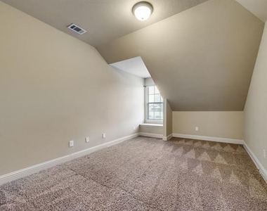 8408 La Fontaine Drive - Photo Thumbnail 11