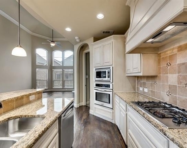 8408 La Fontaine Drive - Photo Thumbnail 6