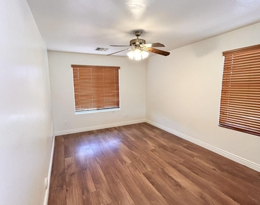2692 E Vermont Court - Photo Thumbnail 16