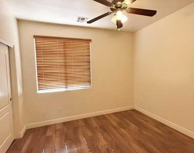 2692 E Vermont Court - Photo Thumbnail 13