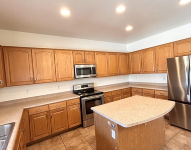 2692 E Vermont Court - Photo Thumbnail 5