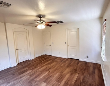 2692 E Vermont Court - Photo Thumbnail 18