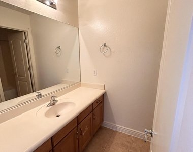 2692 E Vermont Court - Photo Thumbnail 22