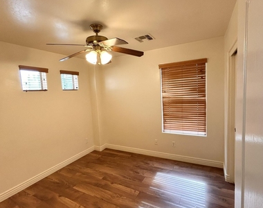 2692 E Vermont Court - Photo Thumbnail 20