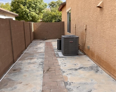 2692 E Vermont Court - Photo Thumbnail 24
