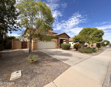2692 E Vermont Court - Photo Thumbnail 2