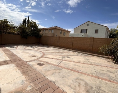 2692 E Vermont Court - Photo Thumbnail 25