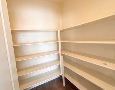 2692 E Vermont Court - Photo Thumbnail 7