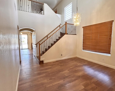 2692 E Vermont Court - Photo Thumbnail 3