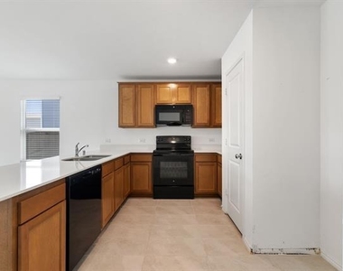 155 Plumcove Drive - Photo Thumbnail 7