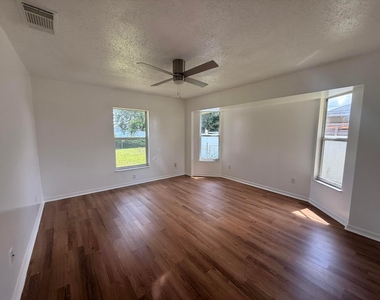 1765 Sw Desert Avenue - Photo Thumbnail 10