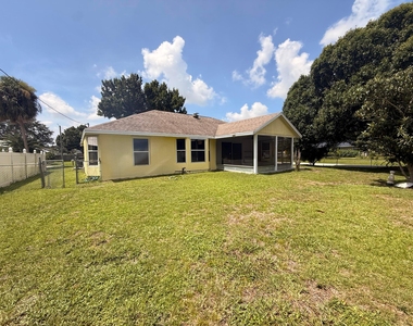 1765 Sw Desert Avenue - Photo Thumbnail 14
