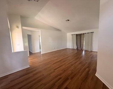 1765 Sw Desert Avenue - Photo Thumbnail 8