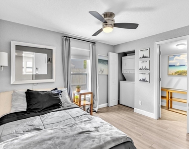 5365 N Andrews Avenue - Photo Thumbnail 13