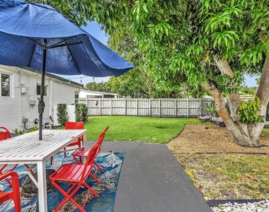 5365 N Andrews Avenue - Photo Thumbnail 25