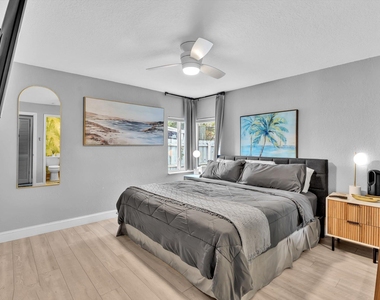 5365 N Andrews Avenue - Photo Thumbnail 7