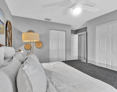 5365 N Andrews Avenue - Photo Thumbnail 12