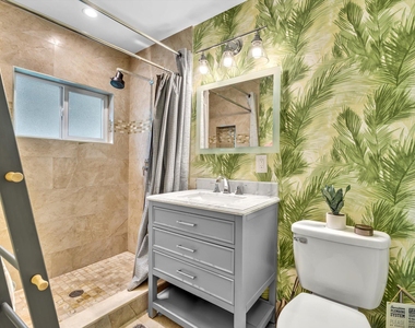5365 N Andrews Avenue - Photo Thumbnail 10