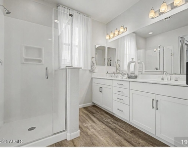 2090 S Dorsey Lane - Photo Thumbnail 11