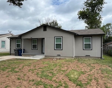719 Fairwood Drive - Photo Thumbnail 2
