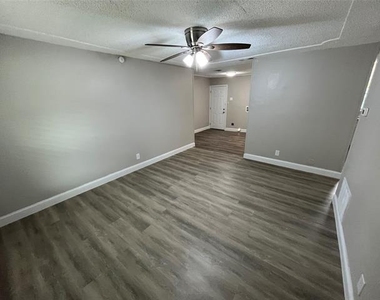 719 Fairwood Drive - Photo Thumbnail 3