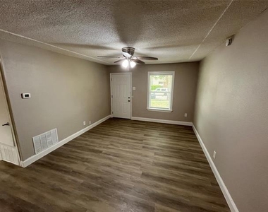 719 Fairwood Drive - Photo Thumbnail 4
