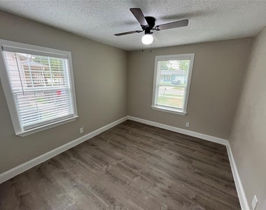 719 Fairwood Drive - Photo Thumbnail 18