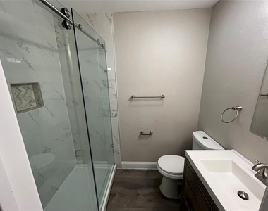 719 Fairwood Drive - Photo Thumbnail 12