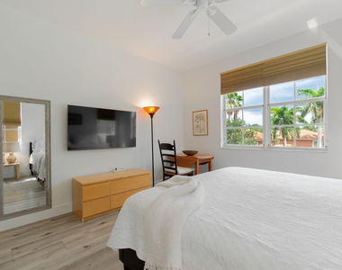 11790 Saint Andrews Place - Photo Thumbnail 10