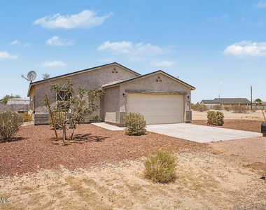 3520 N La Paz Drive - Photo Thumbnail 2