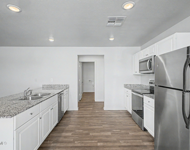 3520 N La Paz Drive - Photo Thumbnail 8