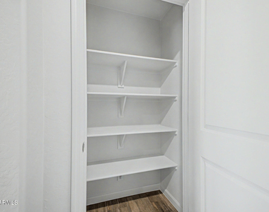 3520 N La Paz Drive - Photo Thumbnail 9