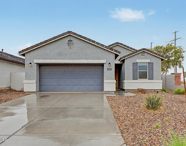 2431 S 46th Street - Photo Thumbnail 1