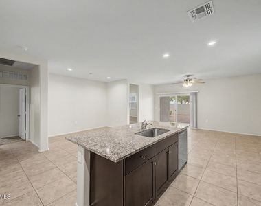 2431 S 46th Street - Photo Thumbnail 15