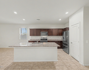 2431 S 46th Street - Photo Thumbnail 13