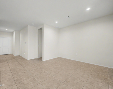 2431 S 46th Street - Photo Thumbnail 7