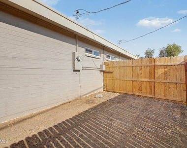 1925 W Village Drive - Photo Thumbnail 18
