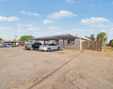 1925 W Village Drive - Photo Thumbnail 3