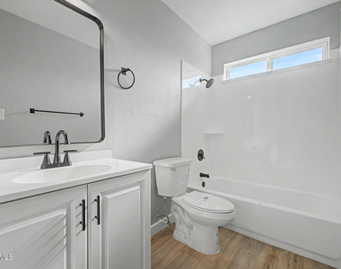 1925 W Village Drive - Photo Thumbnail 14