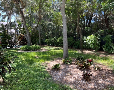 7684 Doubleton Drive - Photo Thumbnail 4