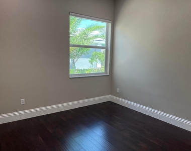 7684 Doubleton Drive - Photo Thumbnail 26
