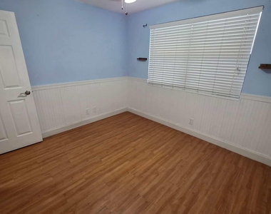 10046 Winding Lake Road - Photo Thumbnail 21