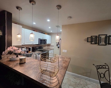 10046 Winding Lake Road - Photo Thumbnail 7