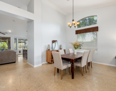 14436 N 67th Place - Photo Thumbnail 4