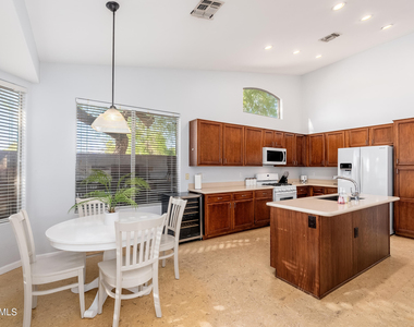 14436 N 67th Place - Photo Thumbnail 13
