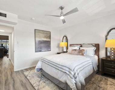 755 Saturn Street - Photo Thumbnail 14