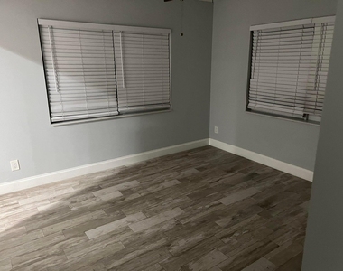 817 S L Street - Photo Thumbnail 9